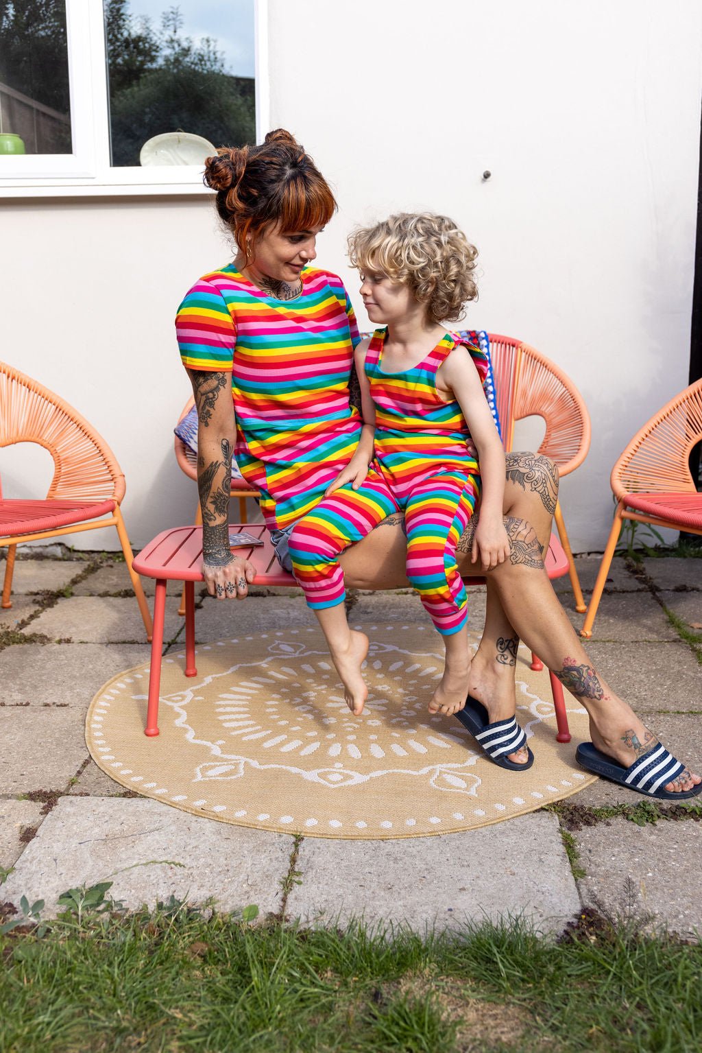 Rachael Rainbow Breastfeeding T-shirt - Stylish Mum