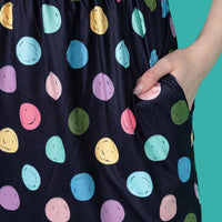 close up of hand in pocket of the Shona Spot Breastfeeding Dress - Stylish Mum